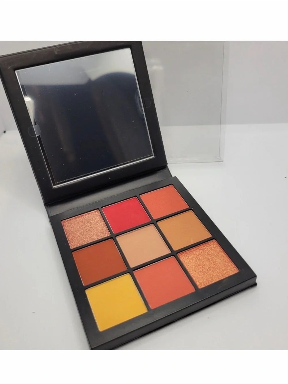 Huda Beauty Coral Obsessions Eyeshadow Palette - BNIB